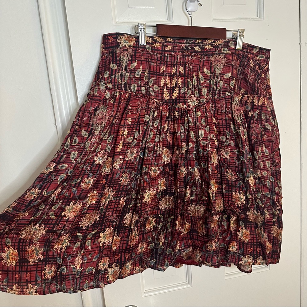 Peruvian Connection Silk Blend Skirt Red Floral Abstract Boho Lagenlook Mature - Picture 3 of 7